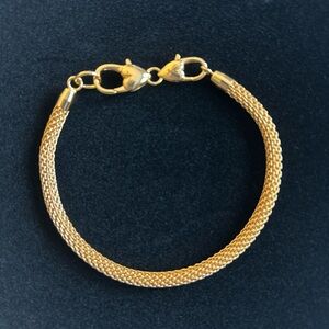 Gold mesh bracelet, excellent condition
